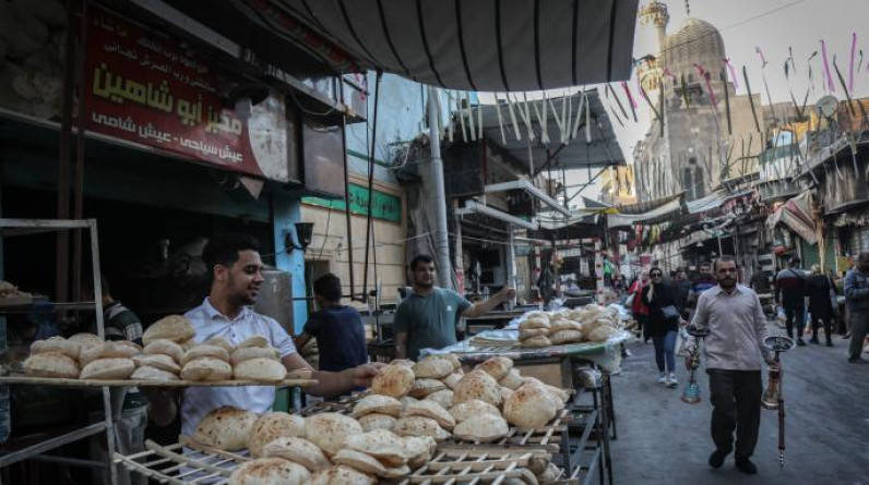 "فيتش" تخفض تصنيف مصر الائتماني إلى "ب" مع نظرة مستقبلية سلبية